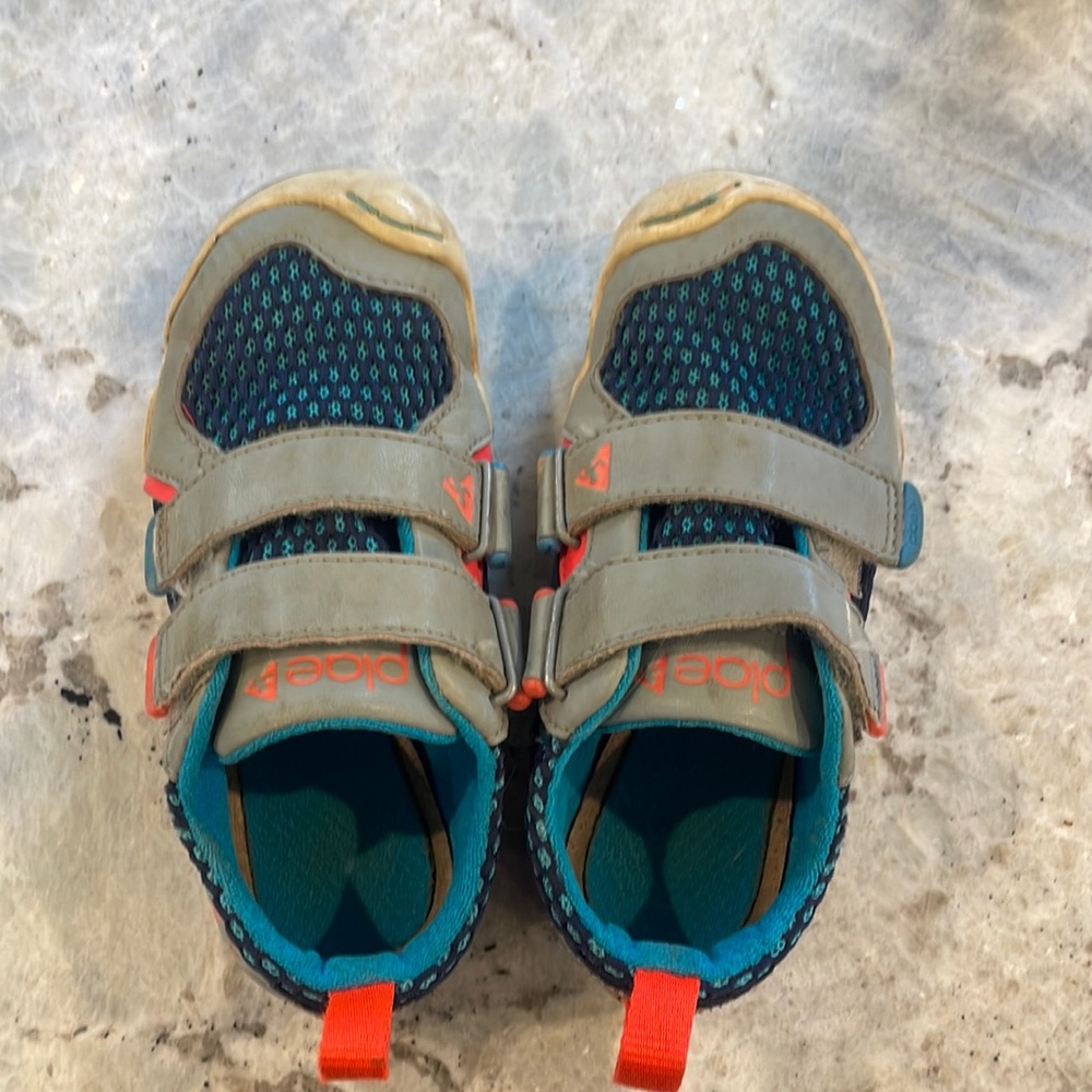 GUC Plae shoes